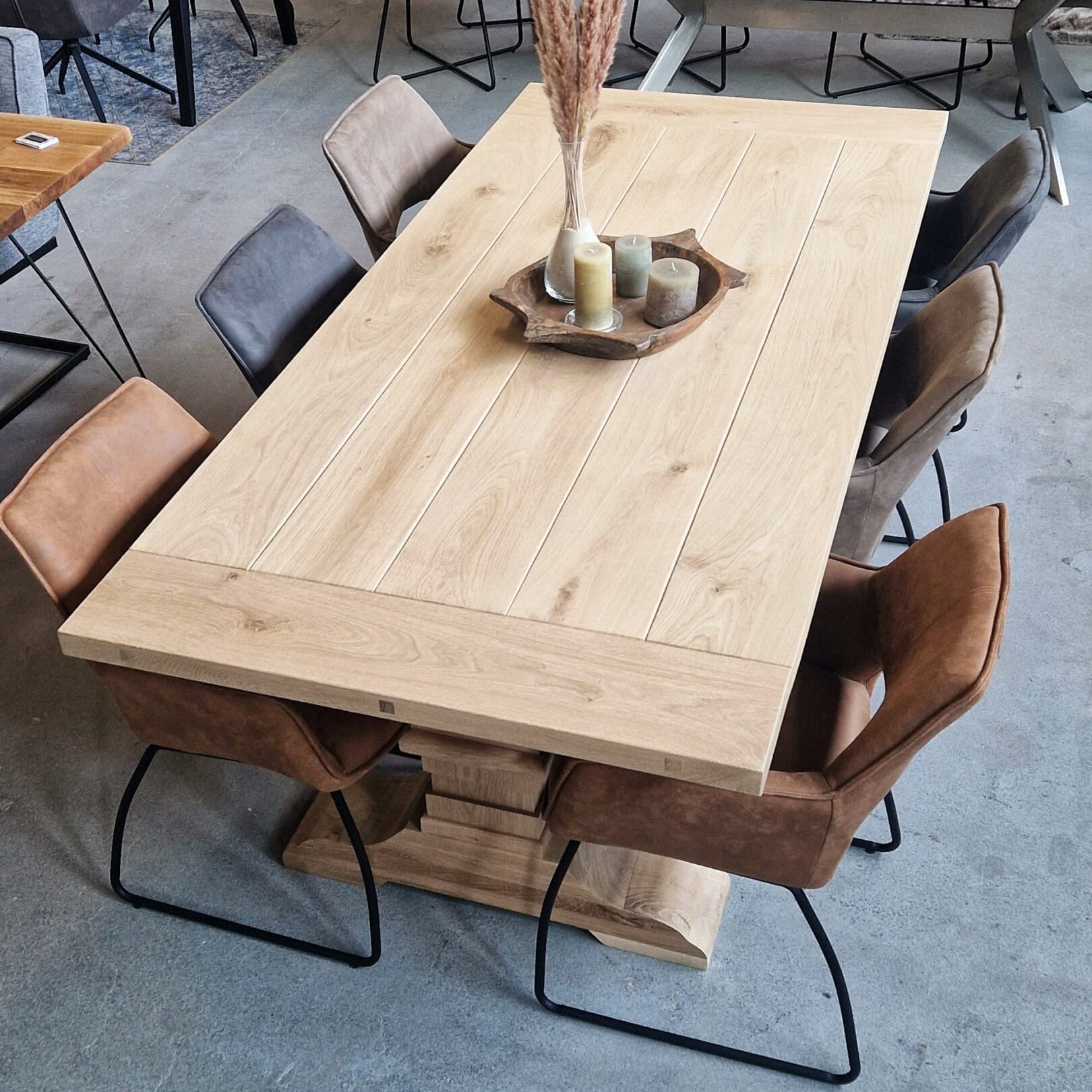 Die ausergewöhnliche massivholzplatte eiche loft k als perfekte ergänzung für verschiedenen einrichtungsstile