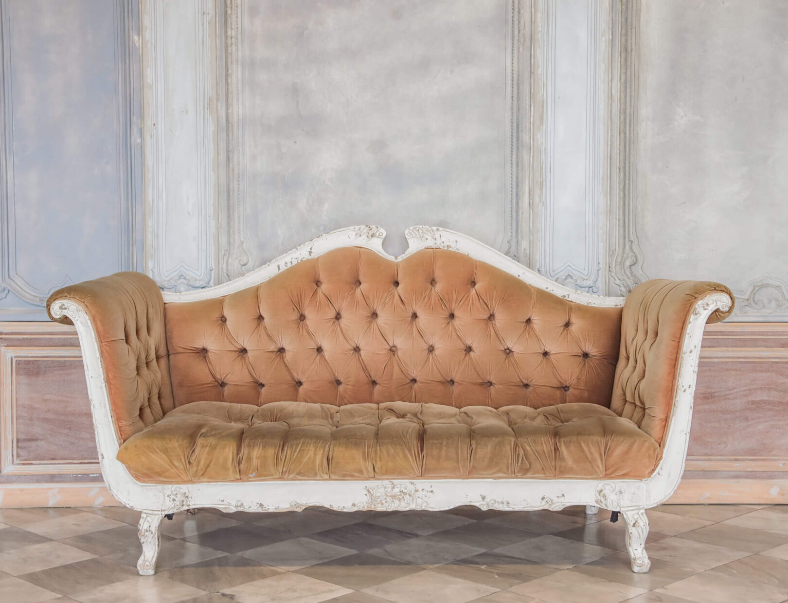 Das canape sofa als zeichen für wohlstand in frankreich des 17. Jahhunderts