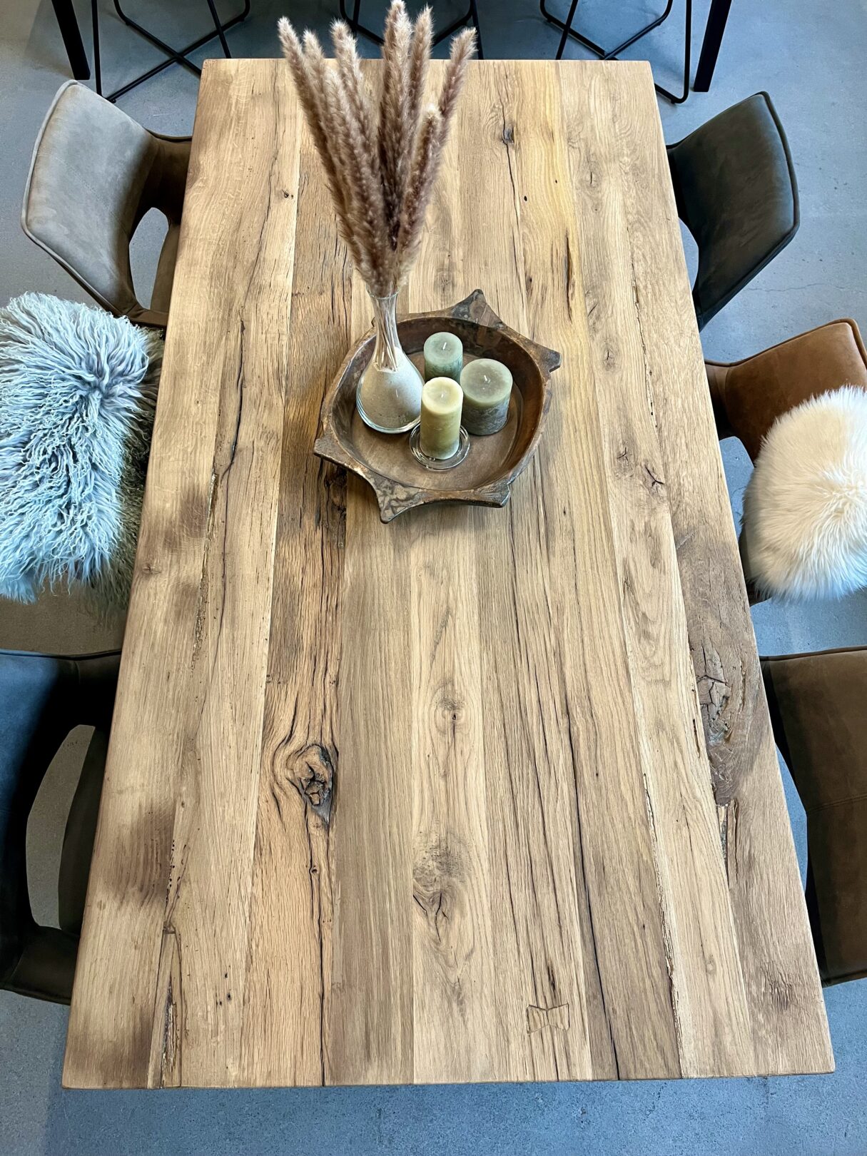 Altholz als optimale rustikale ergänzung zum western- stil
