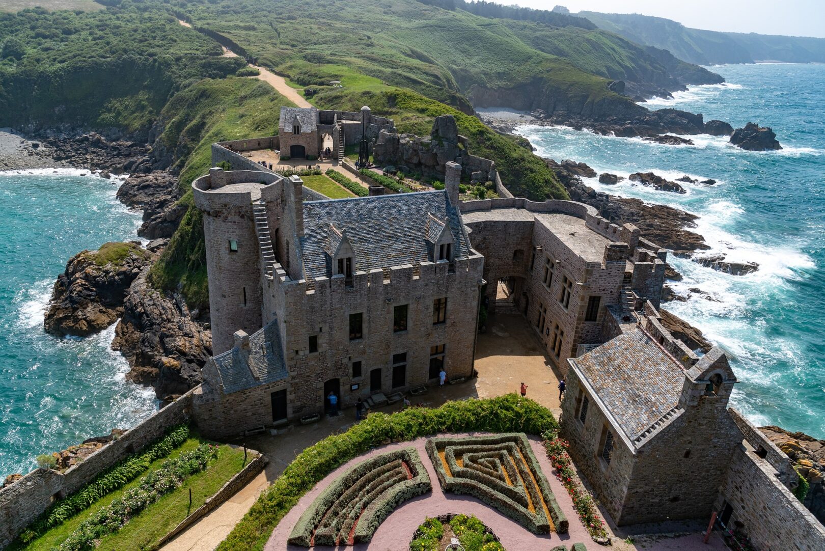 Majestätisches ambiente und eindrucksvolle architektur in den schlöösern und burgen franksreichs