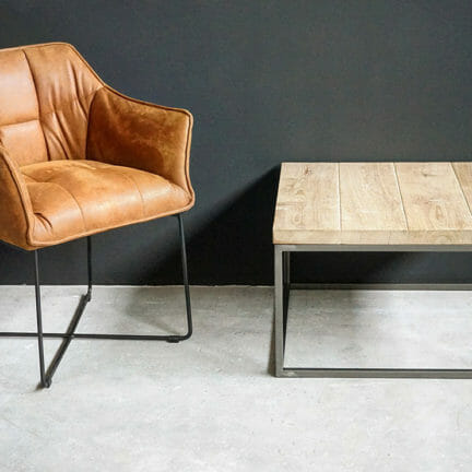 Loft g mit fase invisible unsere quadratischen kleinformatplatten aus eiche lassen sich perfekt mit dem cube gestell als beistell- und couchtisch nutzen