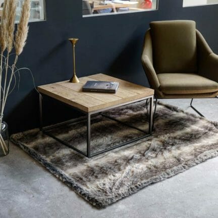 Loft g mit fase massive tischplatten aus eiche. Kein anderes material bringt so viel wertigkeit und wärme in ein interieur.