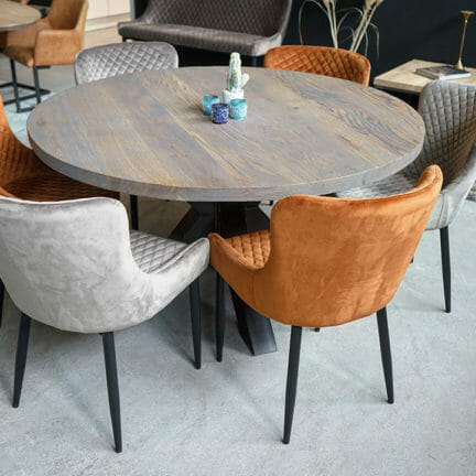Rund G Slate Grey geölt Eine runde Tischplatte bietet wie keine andere Form die Möglichkeit in gemeinsamer Runde zu Kommunizieren_