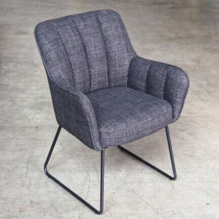 Schalenstuhl kevin in anthrazit auf metallkufe