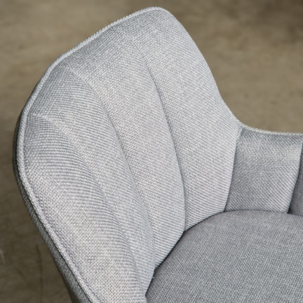 Schalenstuhl kevin light grey detail 3