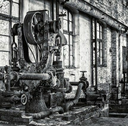 Der Massivholztisch als zentraler Ort des Hauses